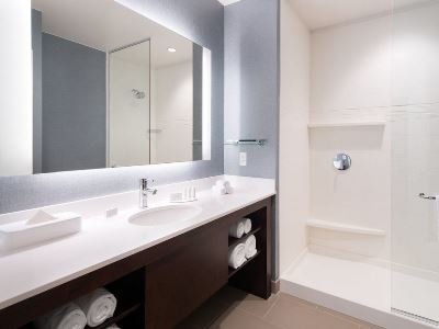bathroom - hotel residence inn chicago downtown/loop - chicago, united states of america