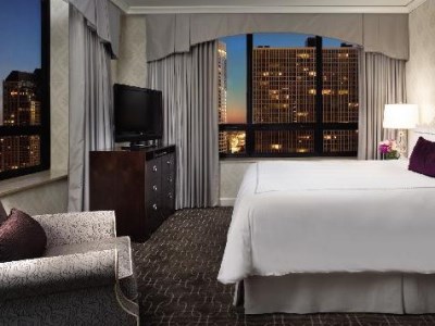 bedroom 4 - hotel ritz carlton chicago - chicago, united states of america