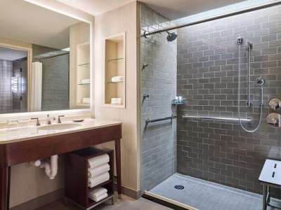 bathroom - hotel westin chicago river north - chicago, united states of america