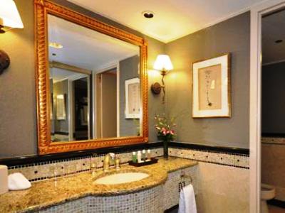 bathroom - hotel whitehall - chicago, united states of america