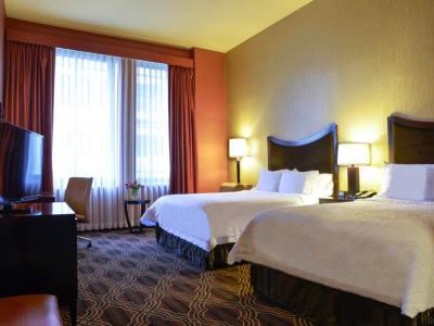bedroom - hotel hampton inn majestic theatre district - chicago, united states of america