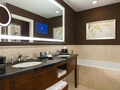 bathroom - hotel jw marriott - chicago, united states of america