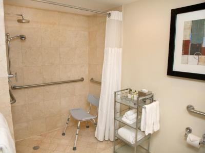 bathroom 1 - hotel gallery one - a doubletree suites - fort lauderdale, united states of america