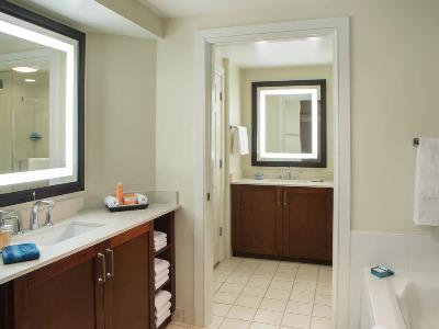 bathroom - hotel marriott's beachplace tower - fort lauderdale, united states of america