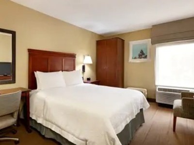 bedroom 3 - hotel hampton inn ft lauderdale cypress creek - fort lauderdale, united states of america