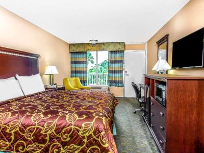 bedroom 2 - hotel days inn by wyndham airport cruise port - fort lauderdale, united states of america