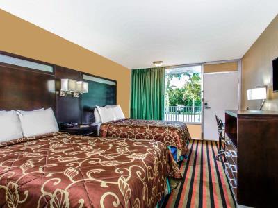bedroom 3 - hotel days inn by wyndham airport cruise port - fort lauderdale, united states of america