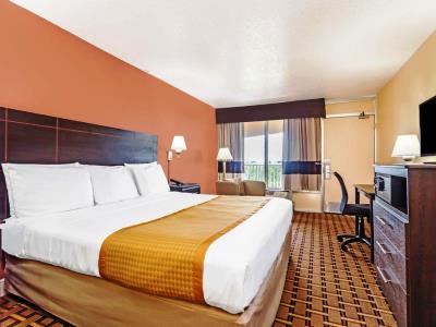 bedroom - hotel days inn wyndham oakland park airport n - fort lauderdale, united states of america