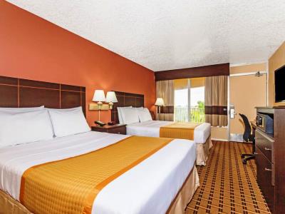 bedroom 1 - hotel days inn wyndham oakland park airport n - fort lauderdale, united states of america