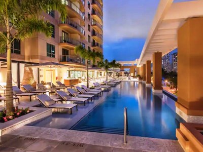 outdoor pool - hotel grand islander hilton grand vacations - honolulu, united states of america