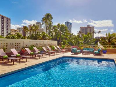 outdoor pool - hotel doubletree alana-waikiki beach - honolulu, united states of america