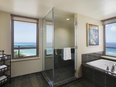 bathroom - hotel grand waikikian by hilton grand vacation - honolulu, united states of america