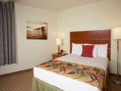 standard bedroom - hotel pearl hotel waikiki - honolulu, united states of america