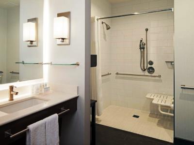 bathroom 1 - hotel homewood suites by hilton intl airport - los angeles, united states of america