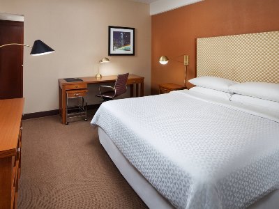 bedroom - hotel four points by sheraton lax intl airport - los angeles, united states of america