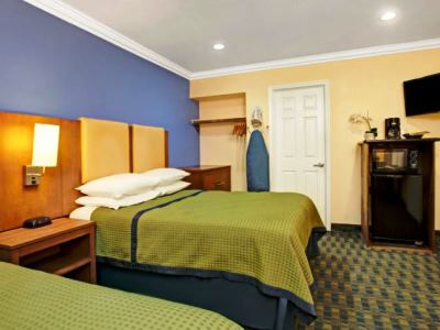 bedroom 2 - hotel days inn wyndham san francisco-lombard - san francisco, united states of america