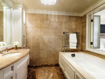 bathroom - hotel ritz-carlton - san francisco, united states of america