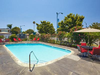 outdoor pool - hotel eden roc inn and suites - anaheim, united states of america