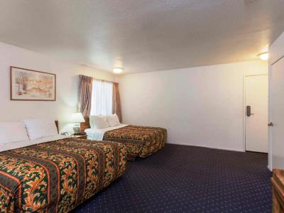 bedroom - hotel days inn by wyndham anaheim west - anaheim, united states of america