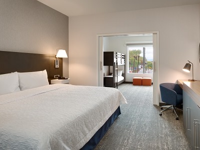 bedroom 1 - hotel hampton inn ste anaheim resort conv ctr - anaheim, united states of america