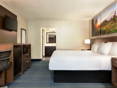 bedroom 1 - hotel days inn and suites at disneyland park - anaheim, united states of america
