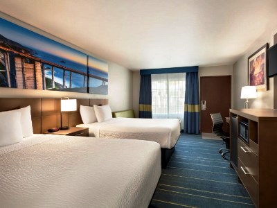 bedroom 2 - hotel days inn and suites at disneyland park - anaheim, united states of america