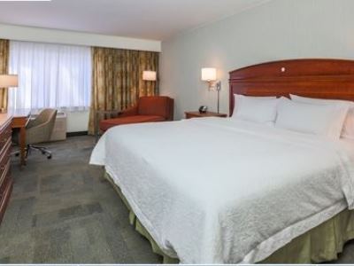 bedroom - hotel hampton inn anchorage - anchorage, united states of america