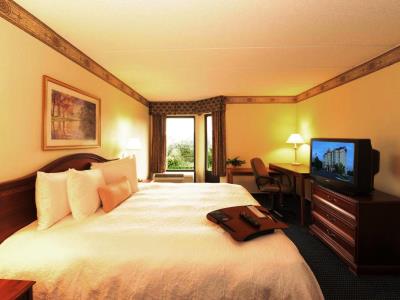 bedroom 2 - hotel hampton inn and suites atlanta galleria - atlanta, georgia, united states of america