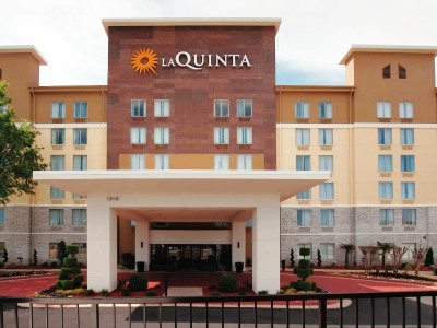La Quinta Inn Suites Wyndham Apt North
