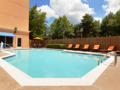 outdoor pool - hotel embassy suites atlanta airport - atlanta, georgia, united states of america