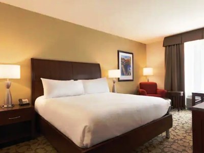 bedroom - hotel hilton garden inn boston logan airport - boston, united states of america
