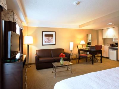 bedroom 1 - hotel hampton inn and suites crosstown center - boston, united states of america