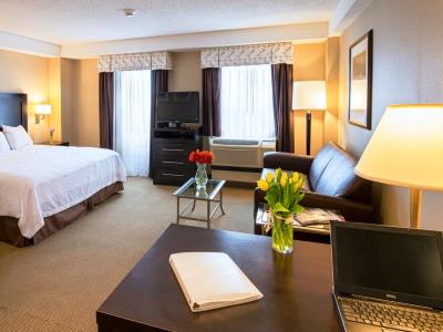 bedroom 2 - hotel hampton inn and suites crosstown center - boston, united states of america