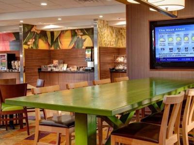 breakfast room - hotel fairfield inn and suites west/i-30 - dallas, texas, united states of america