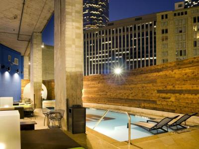 outdoor pool - hotel aloft dallas downtown - dallas, texas, united states of america