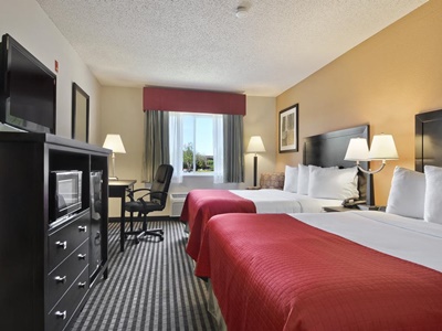 bedroom 1 - hotel baymont by wyndham dallas / love field - dallas, texas, united states of america