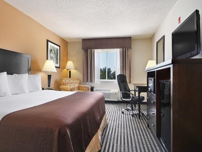 bedroom 2 - hotel baymont by wyndham dallas / love field - dallas, texas, united states of america