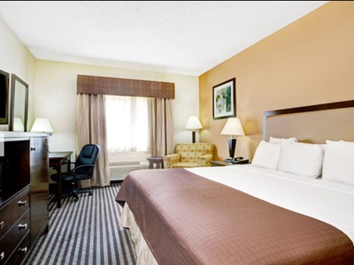bedroom 4 - hotel baymont by wyndham dallas / love field - dallas, texas, united states of america