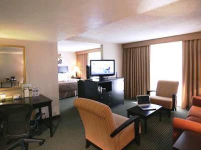 bedroom - hotel doubletree by hilton dallas market ctr - dallas, texas, united states of america