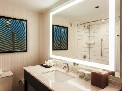 bathroom - hotel embassy suites dallas love field - dallas, texas, united states of america