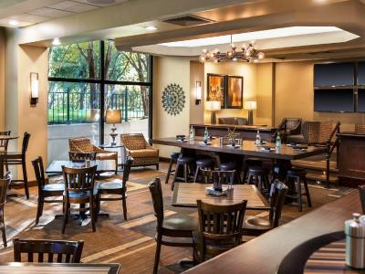 restaurant - hotel embassy suites dallas love field - dallas, texas, united states of america