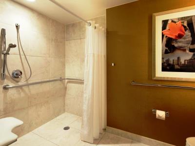 bathroom 1 - hotel doubletree dallas campbell centre - dallas, texas, united states of america