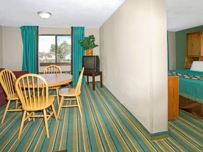 suite 1 - hotel super 8 by wyndham denver stapleton - denver, colorado, united states of america