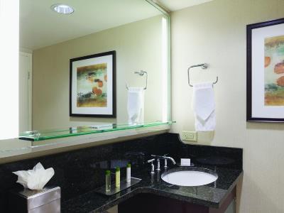 bathroom - hotel doubletree by hilton denver - denver, colorado, united states of america