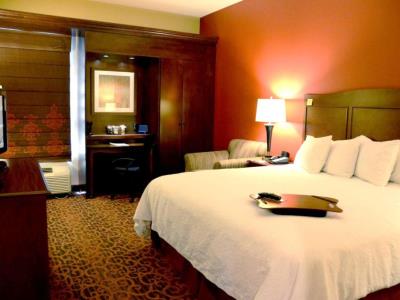 bedroom 1 - hotel hampton inn denver international airport - denver, colorado, united states of america