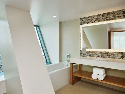 bathroom 1 - hotel westin denver international airport - denver, colorado, united states of america