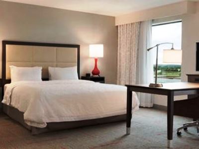 bedroom - hotel hampton inn and suites flagstaff east - flagstaff, united states of america