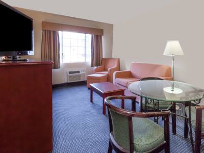 bedroom 3 - hotel days inn by wyndham flagstaff i-40 - flagstaff, united states of america
