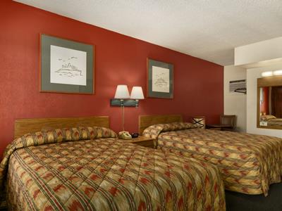 bedroom 1 - hotel howard johnson flagstaff university west - flagstaff, united states of america