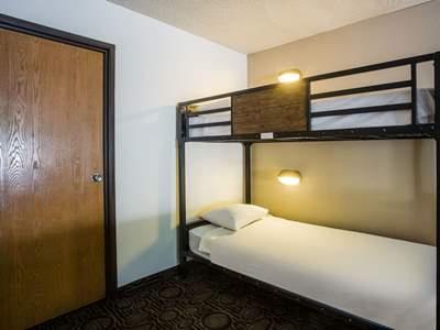 bedroom 6 - hotel super 8 by wyndham flagstaff - flagstaff, united states of america